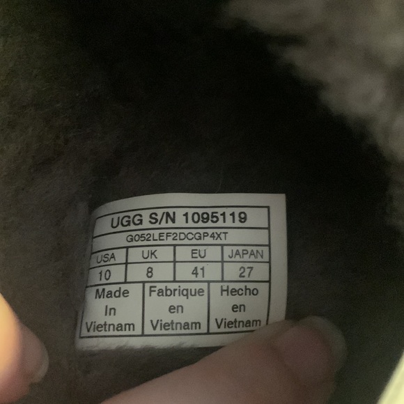 UGG slides - Picture 3 of 4